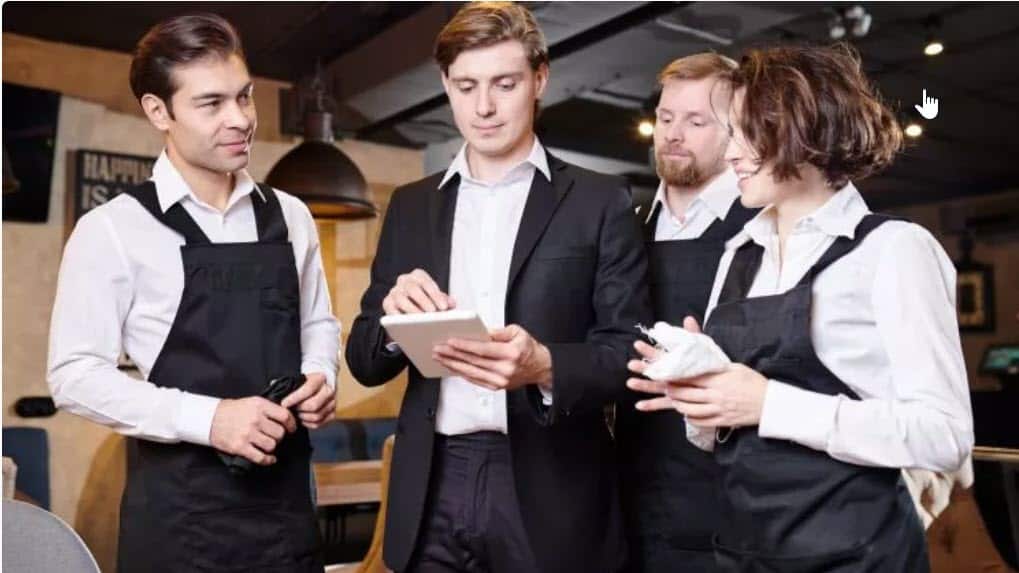 What to look for in a restaurant manager