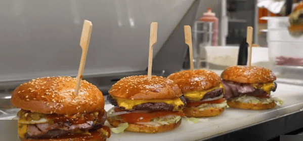 How Do Restaurants Keep Burgers Warm